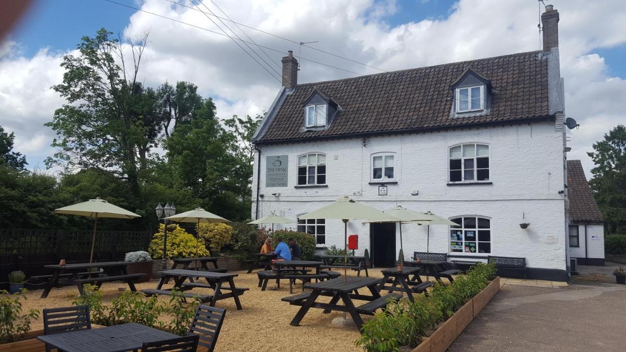 The Swan Inn Hilborough Экстерьер фото